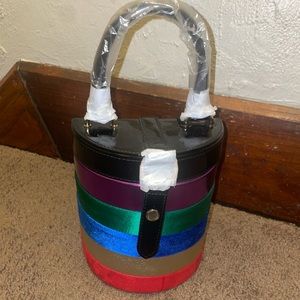 Metallic revolve sold out purse